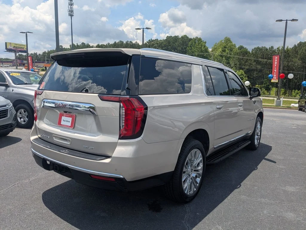 Used 2022 Pearl Beige Metallic GMC SLT image 5