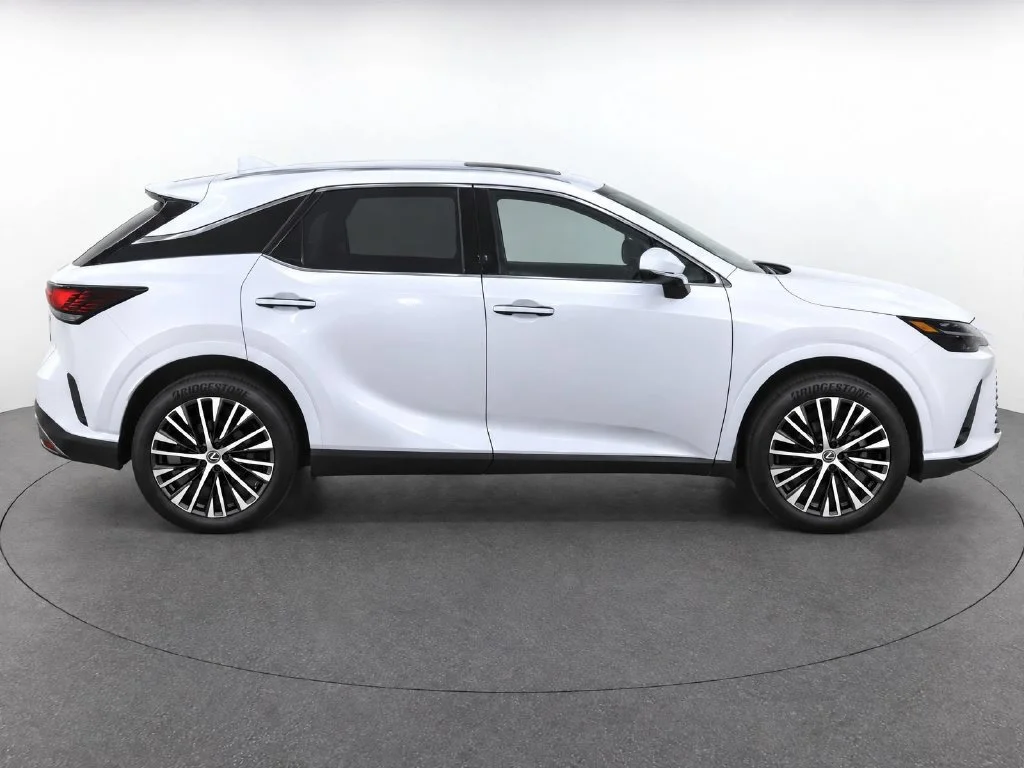 Used 2024 White Lexus 350 Premium Plus image 8