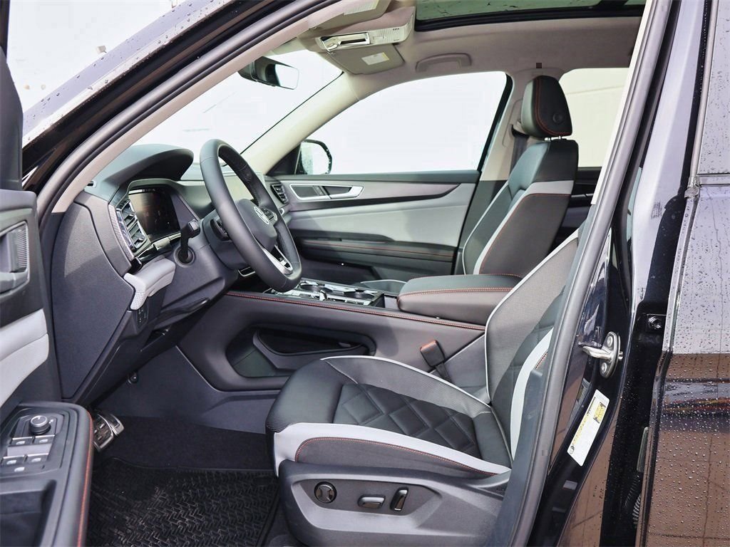New 2026 Black Volkswagen 2.0T Peak Edition image 13