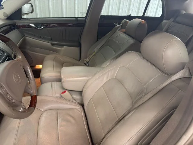 Used 2005 Light Cashmere Cadillac DHS image 10