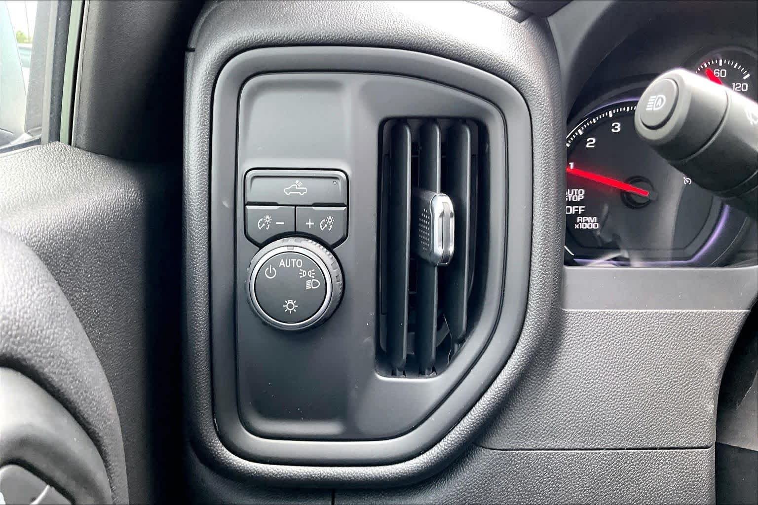 2026 Chevrolet Silverado 1500 Custom - Photo 18