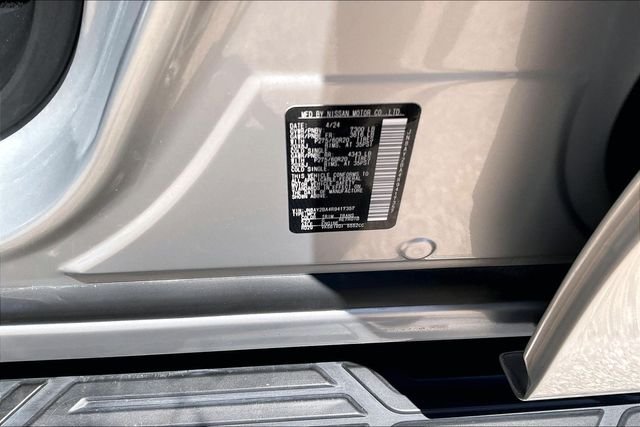 Used 2024 Silver Nissan SL image 33