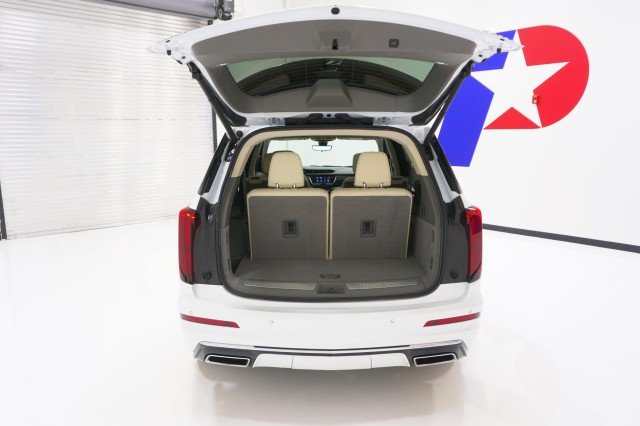 Used 2025 WHITE Cadillac FWD Premium Luxury image 8