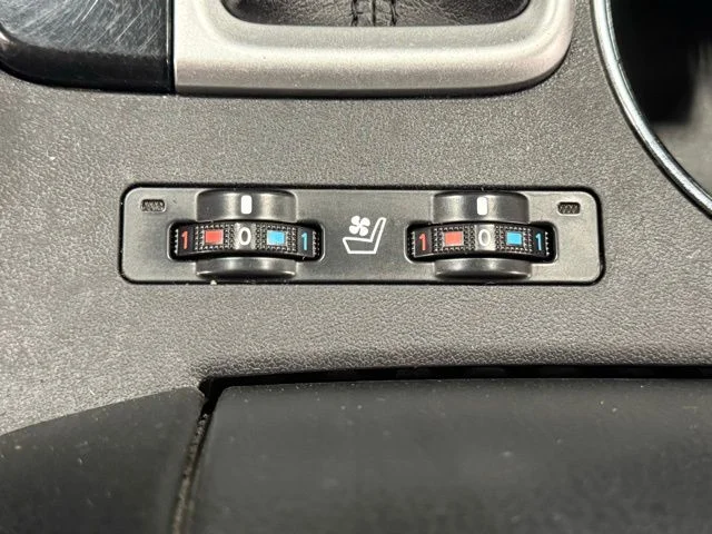 Used 2016 Silver Toyota Limited Platinum V6 image 33