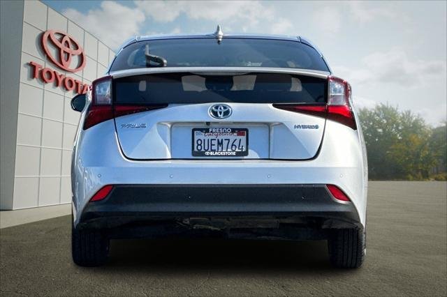 Certified Used 2021 CLASSIC SILVER MET Toyota  image 4