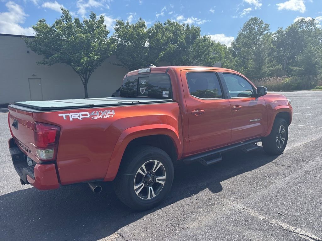 Used 2017  Toyota SR5 image 3