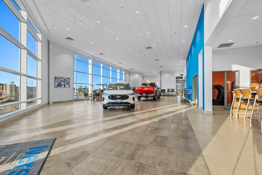Used 2019 Black Jeep Latitude image 14