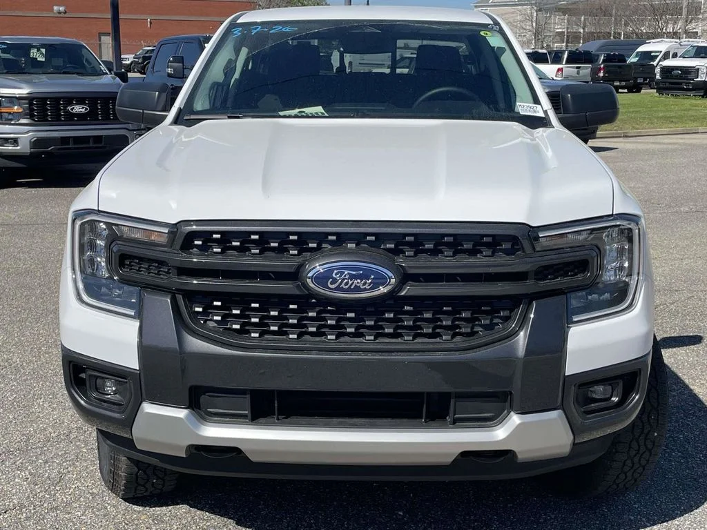 New 2026 Oxford White Ford XLT image 8