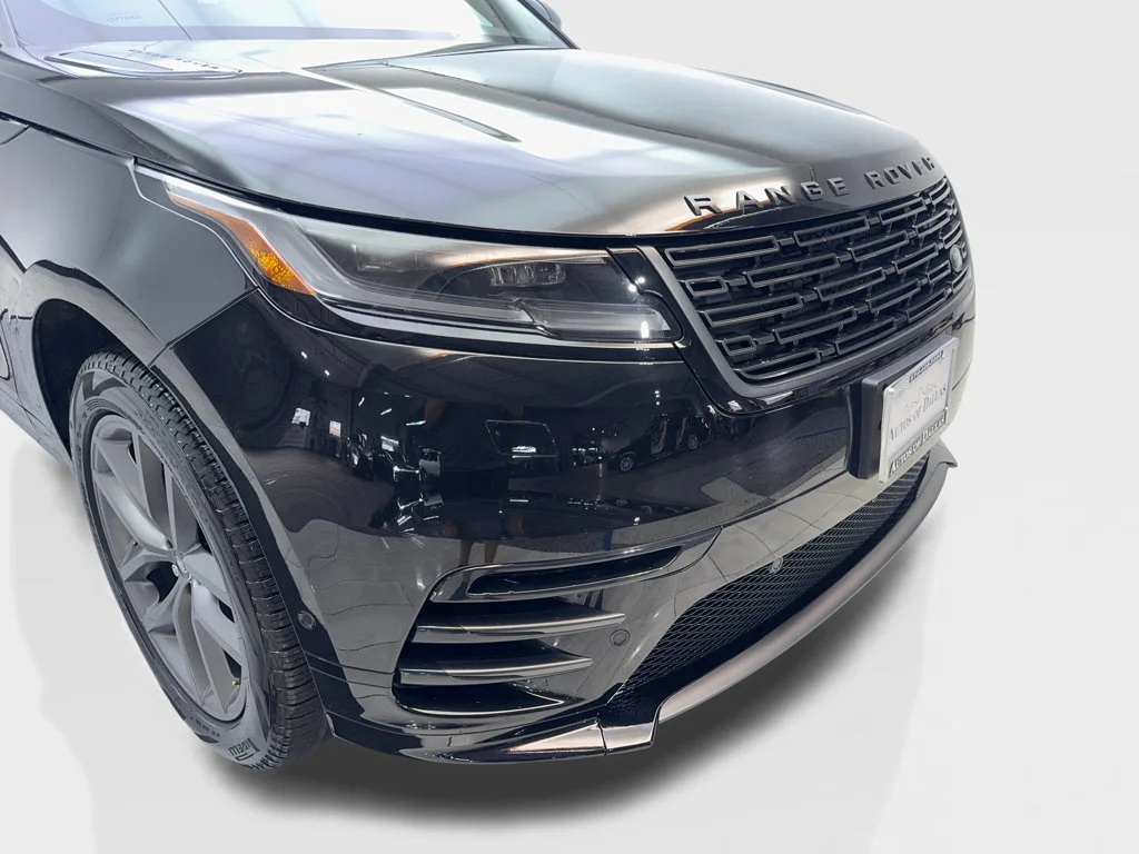 Used 2026 Black Land Rover Dynamic SE image 18