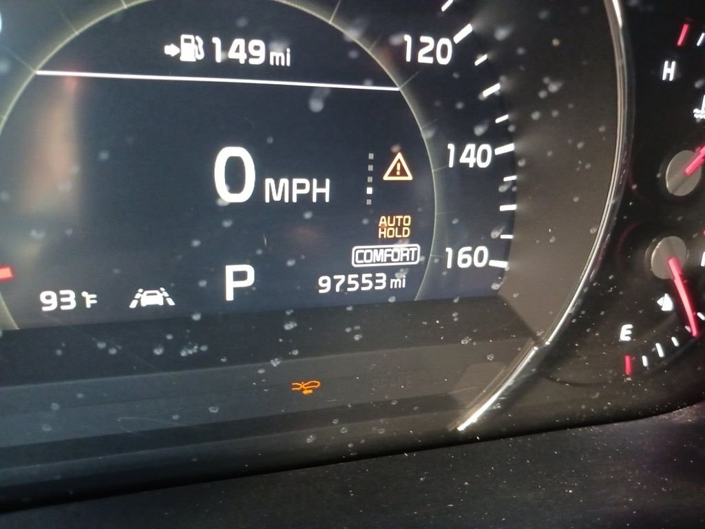 Used 2019 White Kia EX image 19