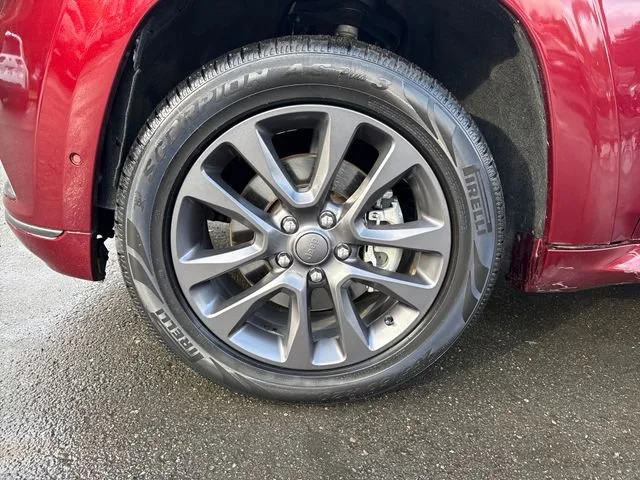 Used 2018 Velvet Red Pearlcoat Jeep High Altitude image 28
