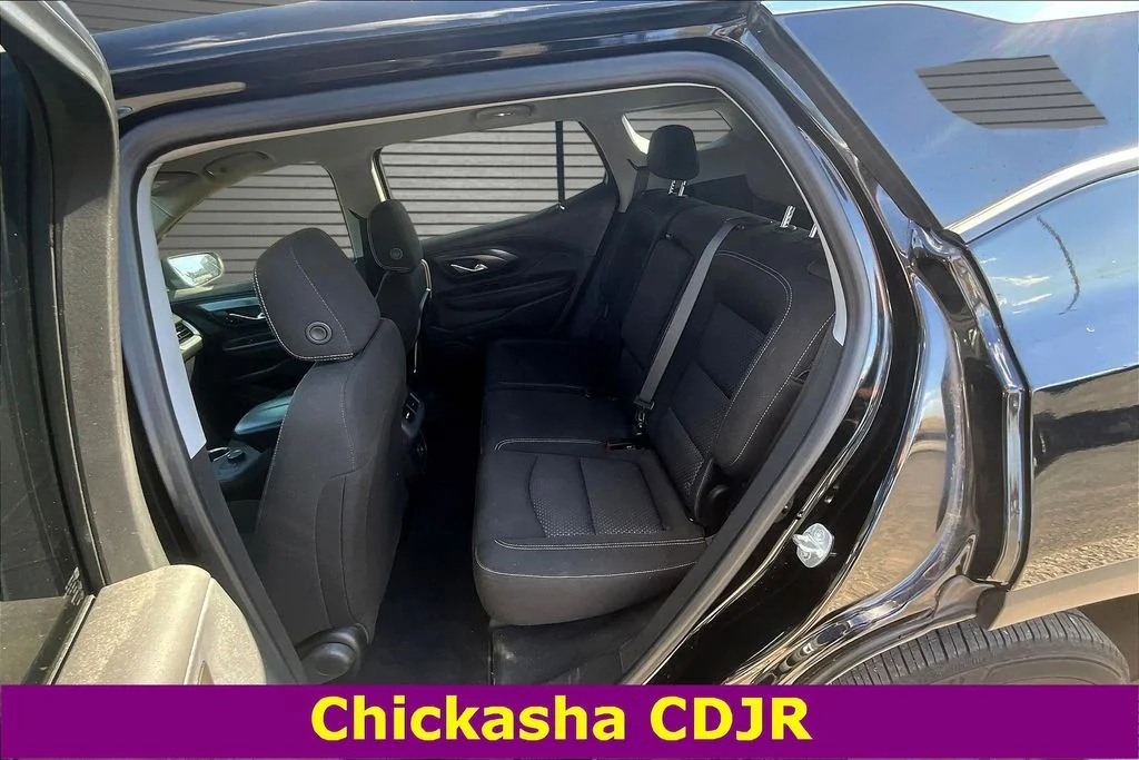 Used 2022 Black GMC SLE image 21