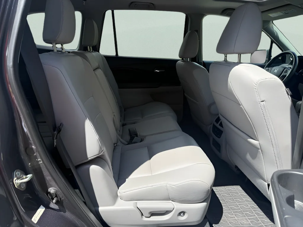 Used 2016 Lunar Silver Metallic Honda EX-L image 14