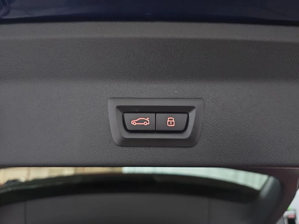 Used 2023 Phytonic Blue Metallic BMW xDrive30i image 13