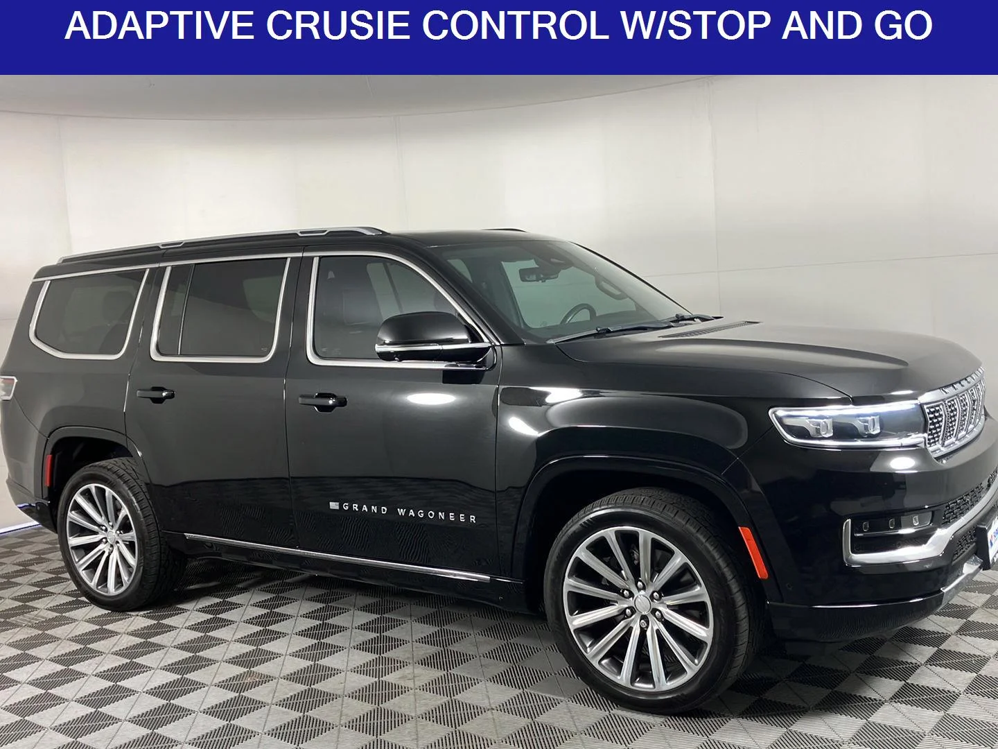 Used 2022 Diamond Black Crystal Pearlcoat Jeep Series II image 6