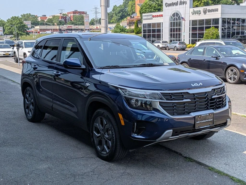 Used 2025 Blue Kia LX image 4