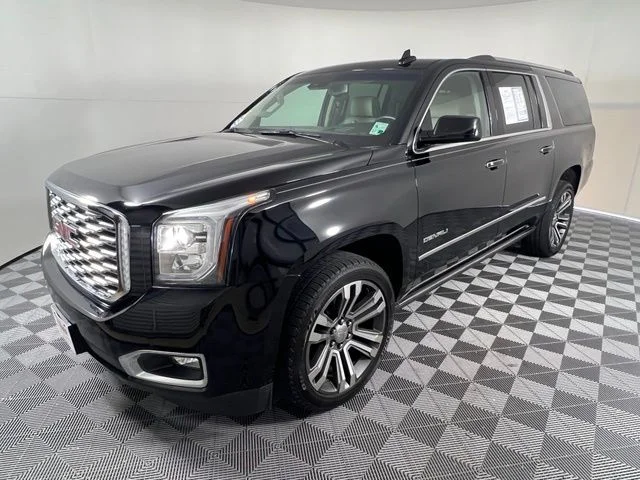 Used 2019 Onyx Black GMC Denali image 3