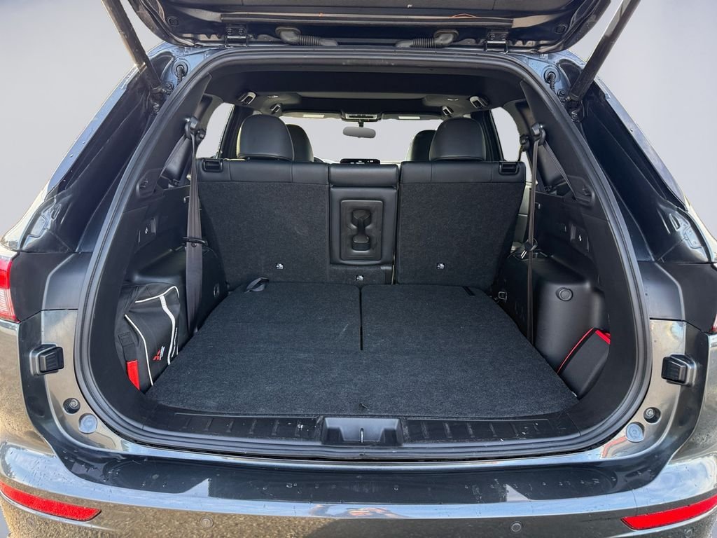 Used 2024  Mitsubishi SE Black Edition w/Pano Roof image 19