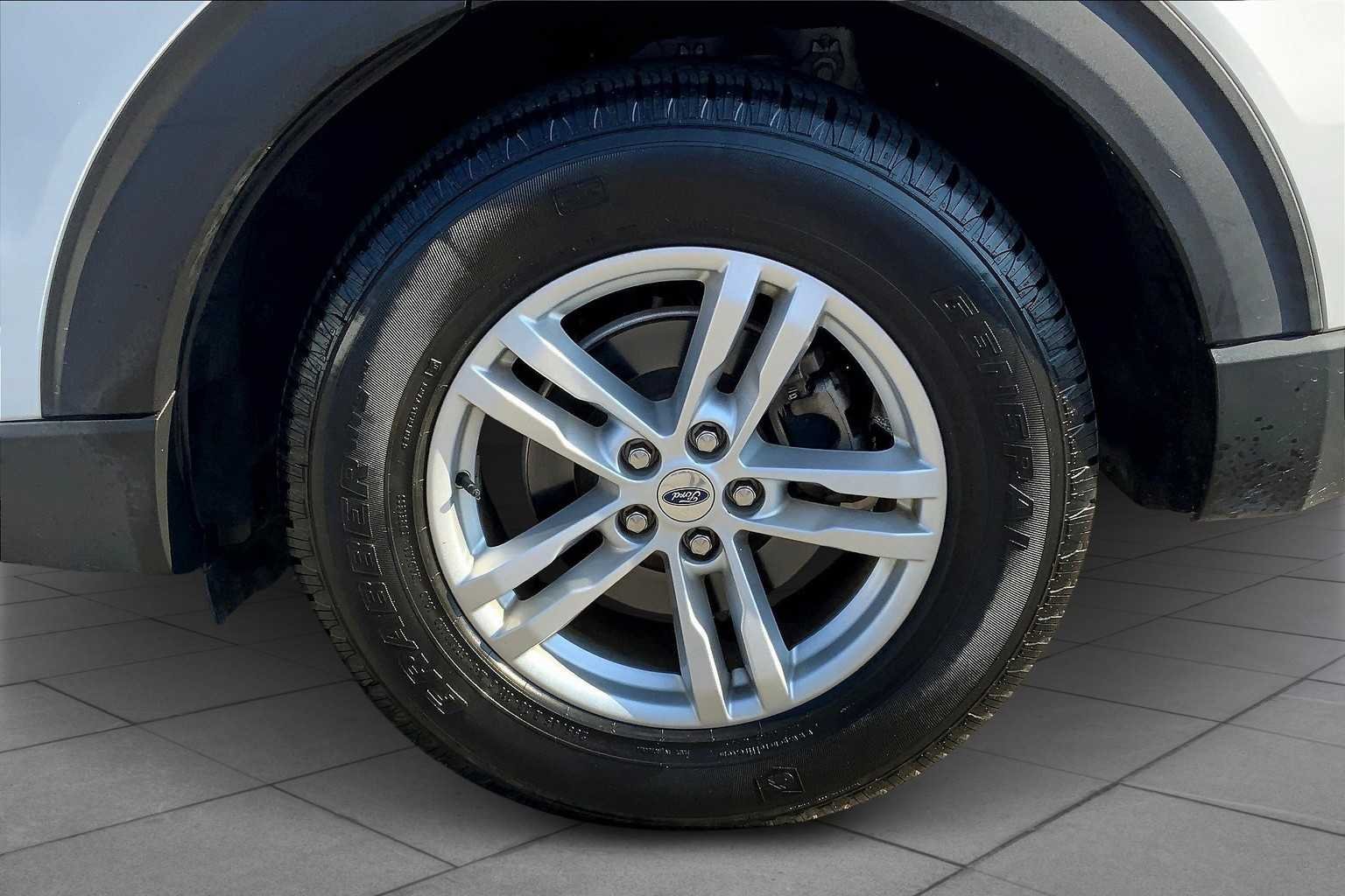 Used 2020 Oxford White Ford XLT image 10