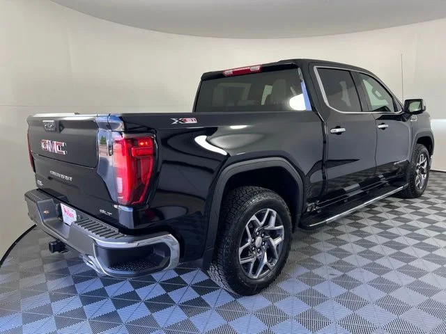 2026 GMC Sierra 1500 SLT - Photo 7
