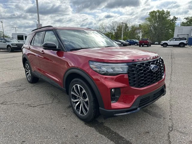 New 2026 Rapid Red Metallic Tinted Clearcoat Ford ST-Line image 11