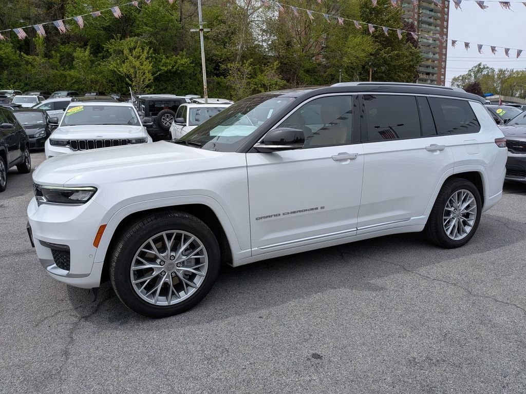 Used 2023 White Jeep Summit image 13