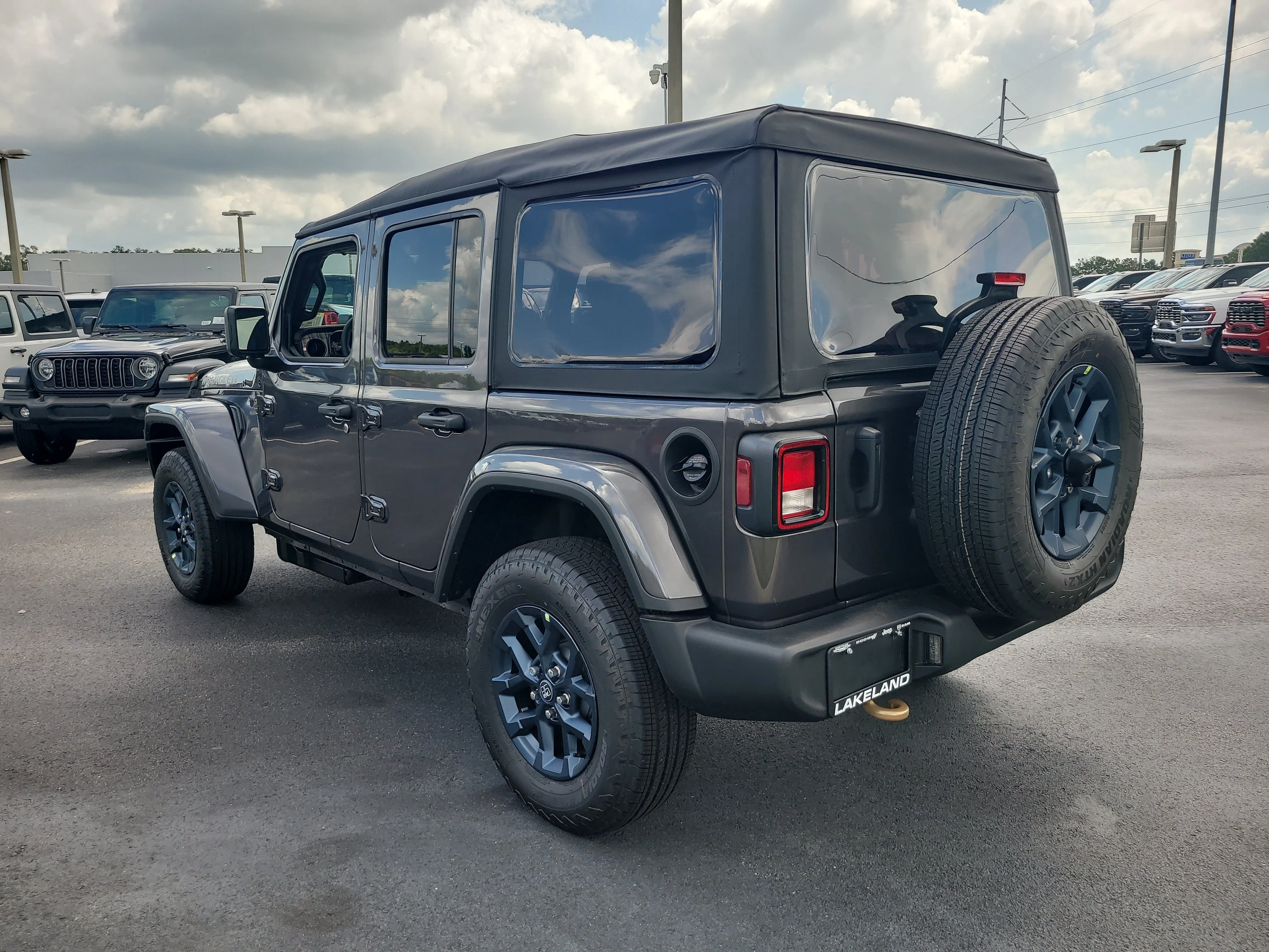 New 2026 Granite Crystal Metallic Clearcoat Jeep 85th Anniversary image 8