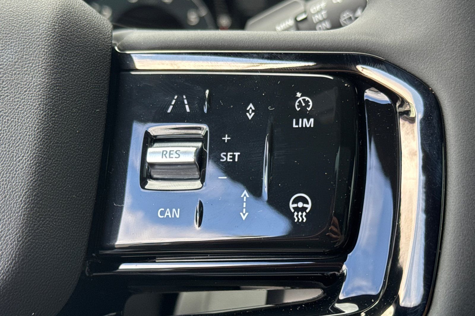New 2026 Santorini Black Land Rover S image 28