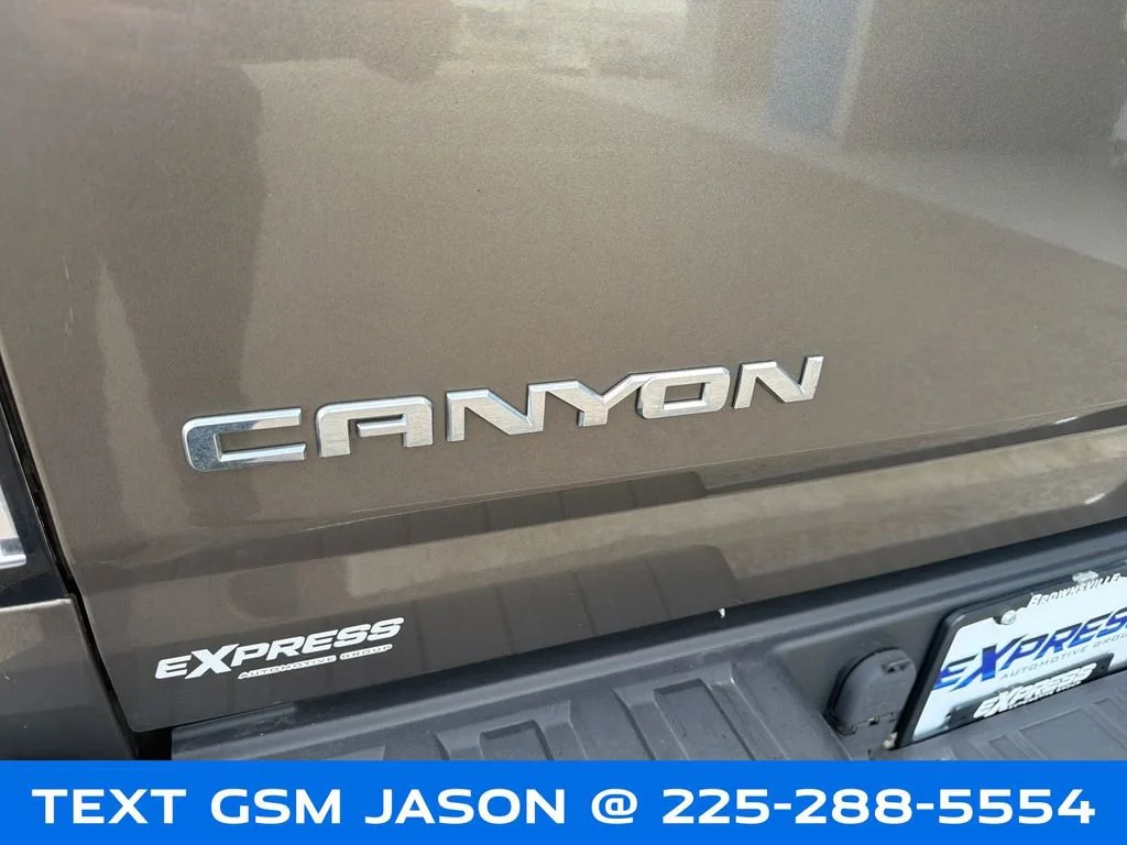 Used 2016 BRONZE ALLOY METALLIC GMC 4WD SLT image 12