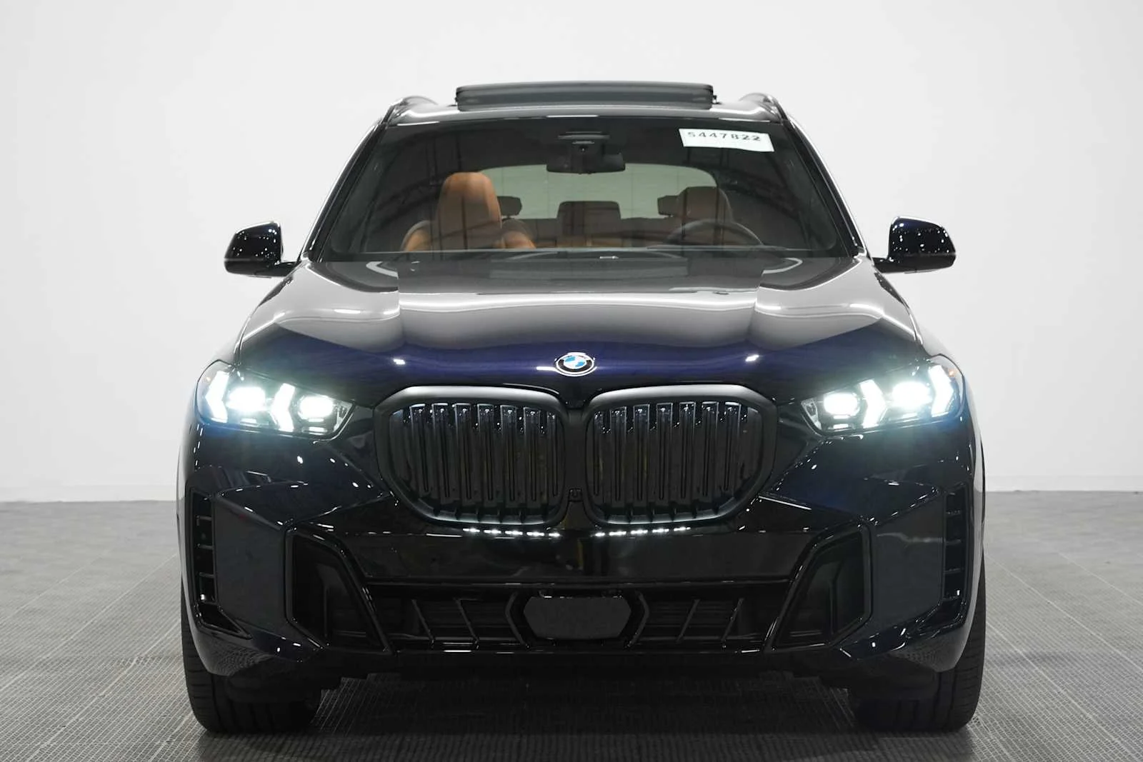 New 2026 Carbon Black Metallic BMW xDrive40i image 2