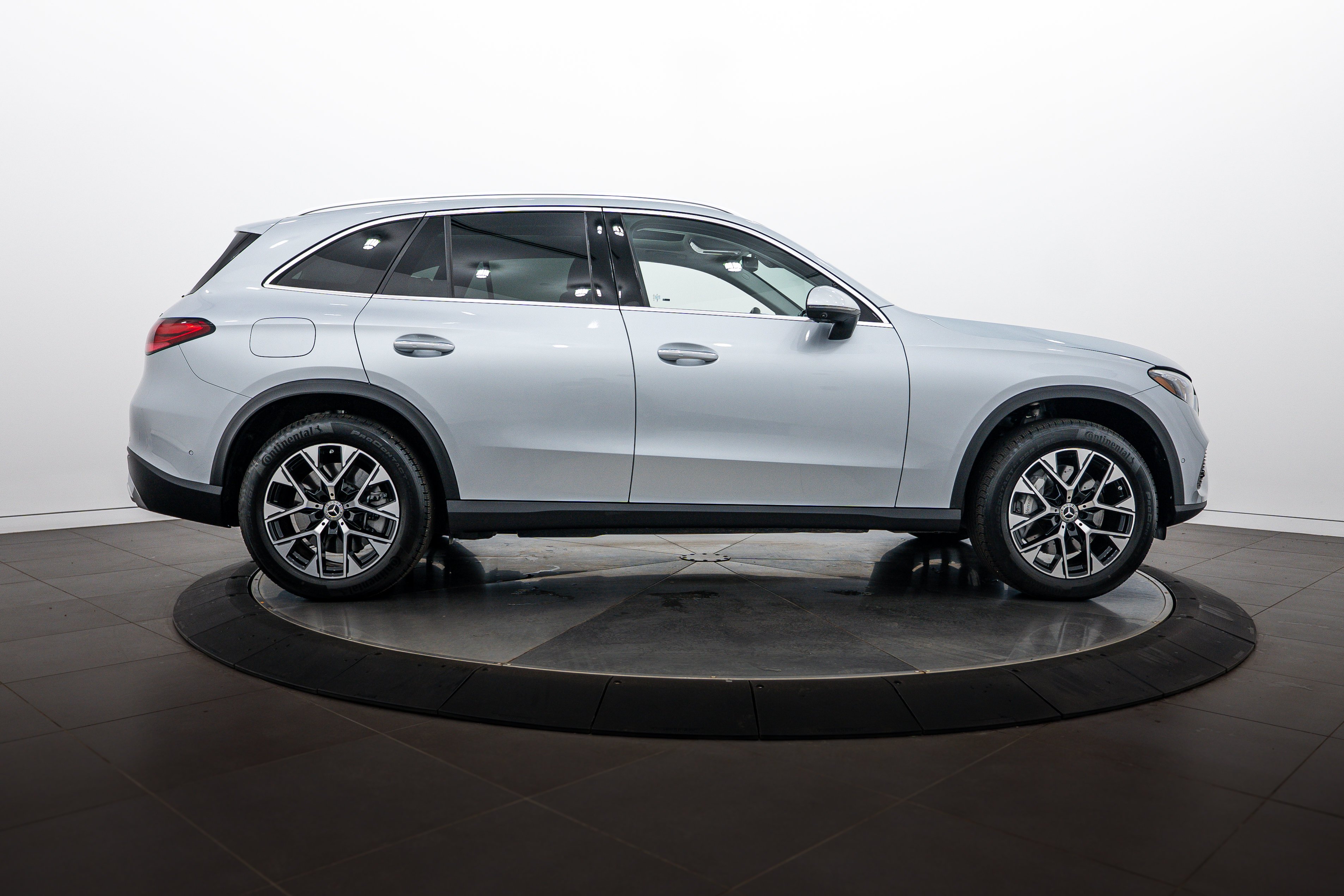 Used 2026 Cirrus Silver Metallic Mercedes-Benz GLC 350e image 3
