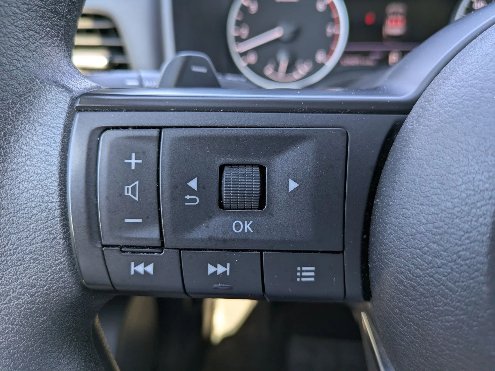 Certified Used 2024 Everest White Pearl Nissan SV image 24
