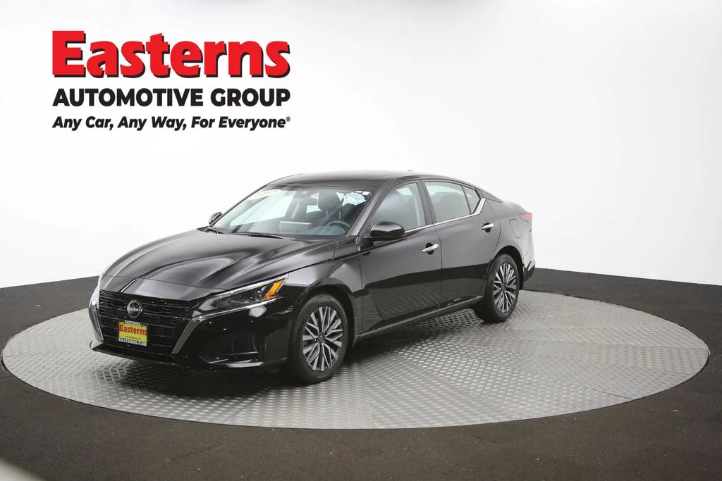 Used 2023 Black Nissan 2.5 SV image 53