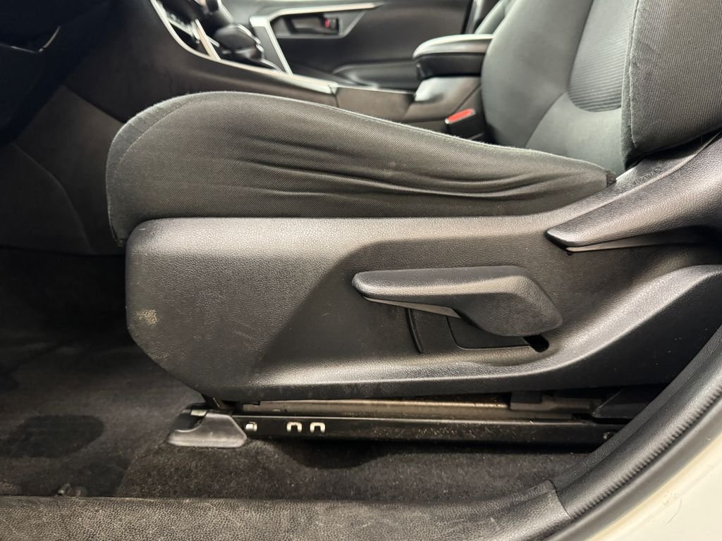 Used 2020 White Toyota LE image 14