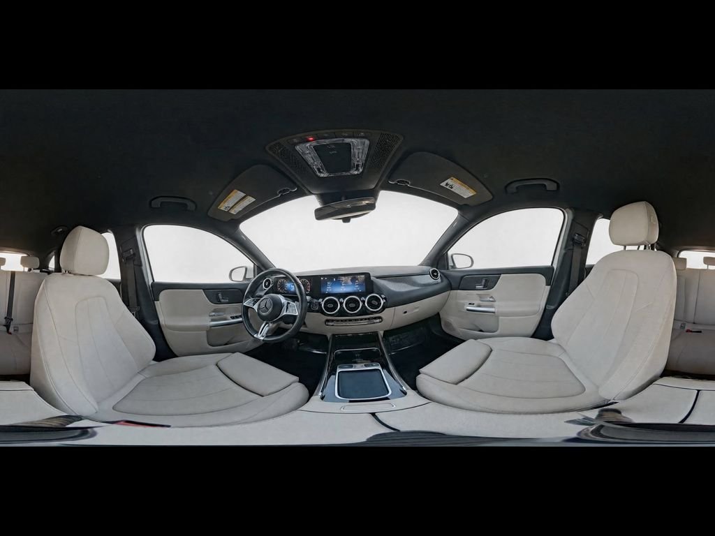 Used 2025  Mercedes-Benz GLA 250 image 26