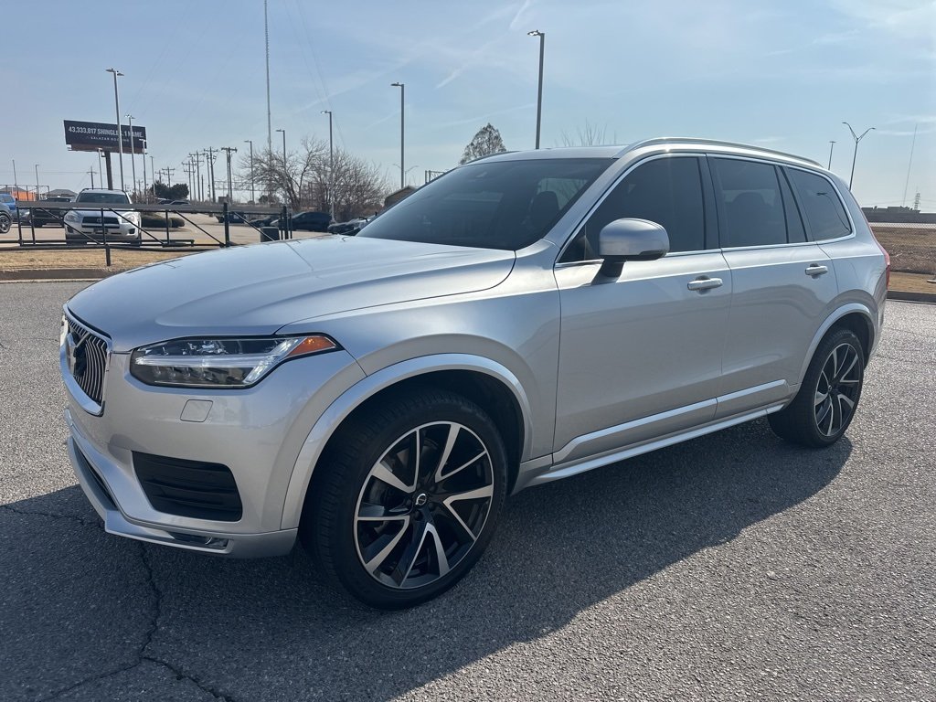 2021 Volvo XC90 Momentum