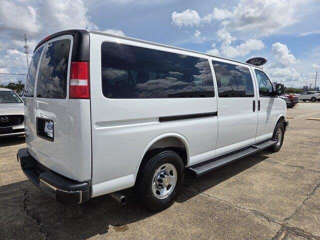 Used 2025 Summit White Chevrolet LT image 5