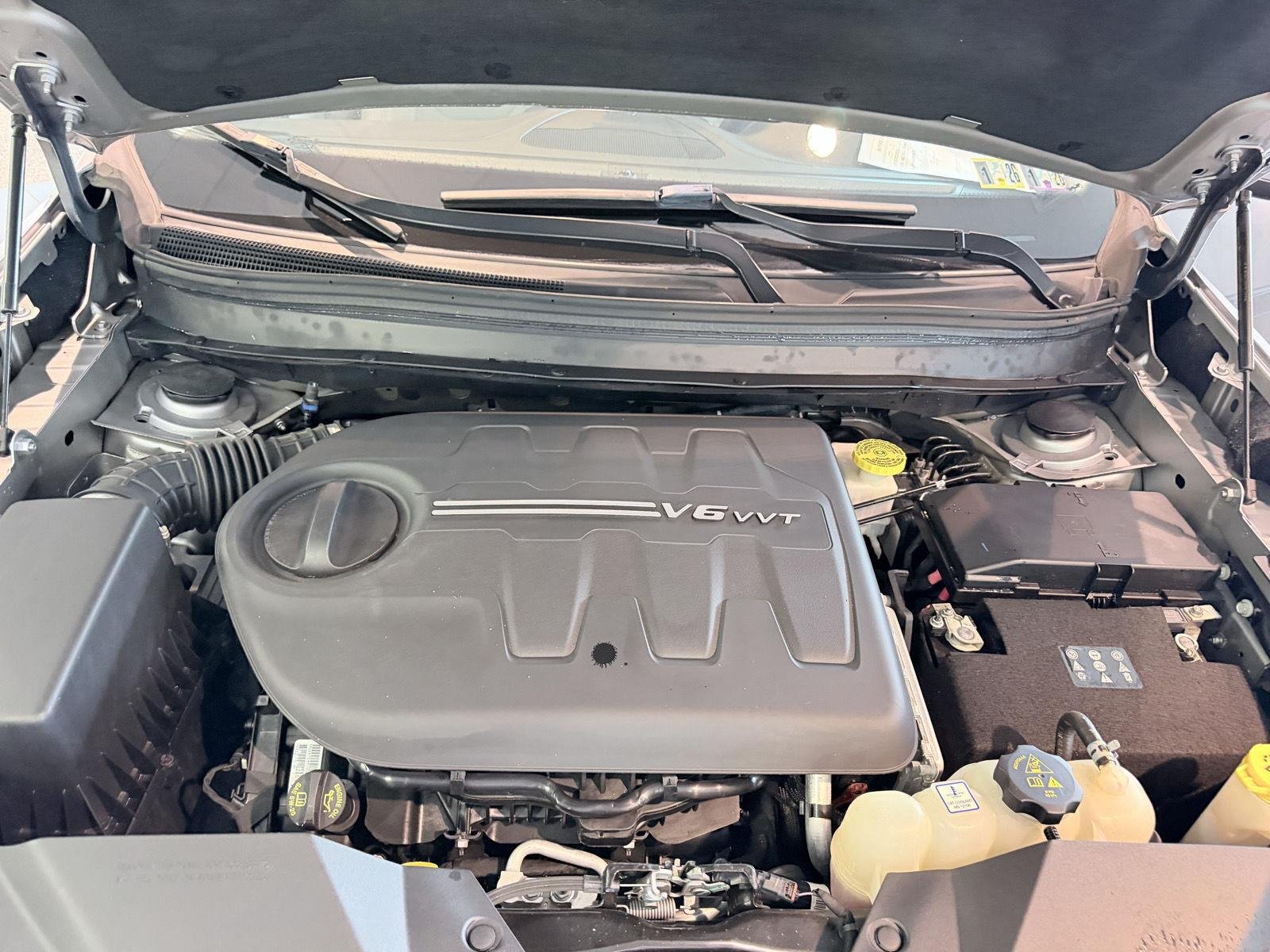 Used 2019 Billet Silver Metallic Clearcoat Jeep Limited image 48