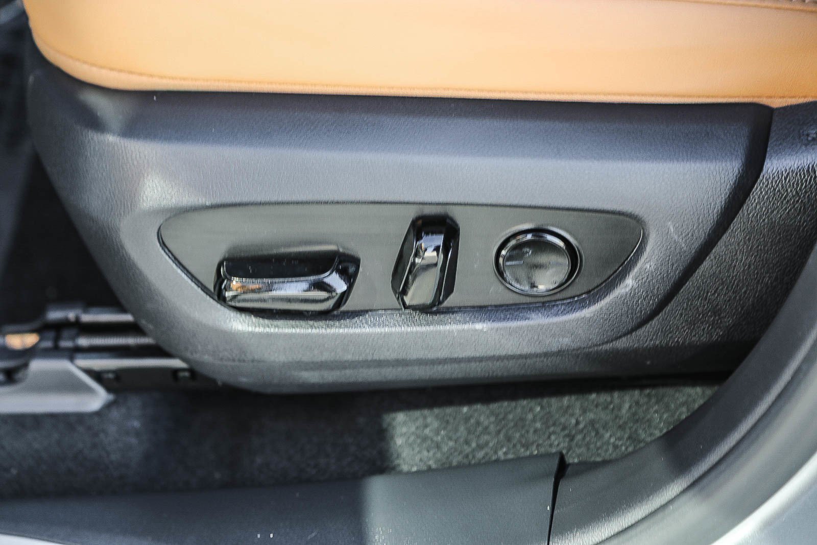 Certified Used 2024 Iridium Lexus 350h Premium Plus image 18