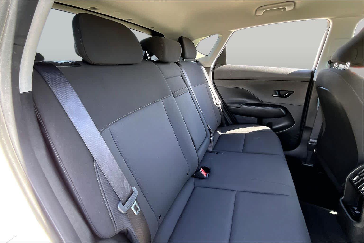 Certified Used 2025 Atlas White Hyundai SEL image 20