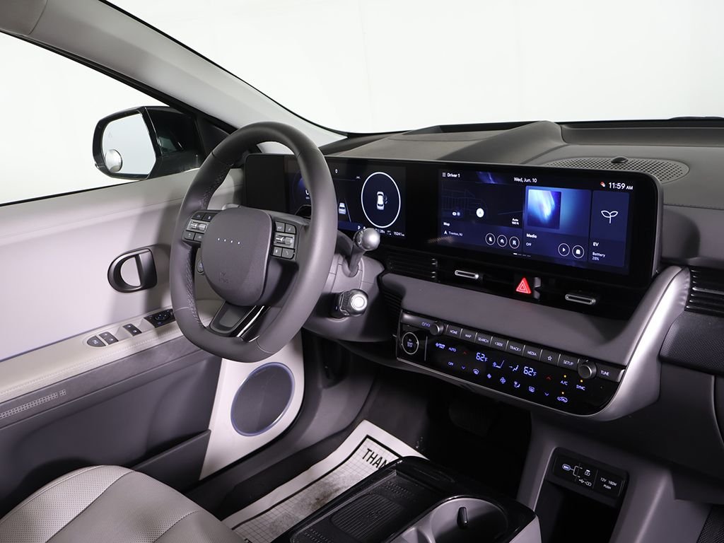 2025 Hyundai IONIQ 5 Limited - Photo 32