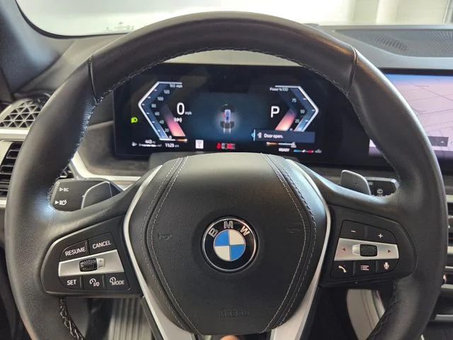 Used 2024 Gray BMW xDrive40i image 27