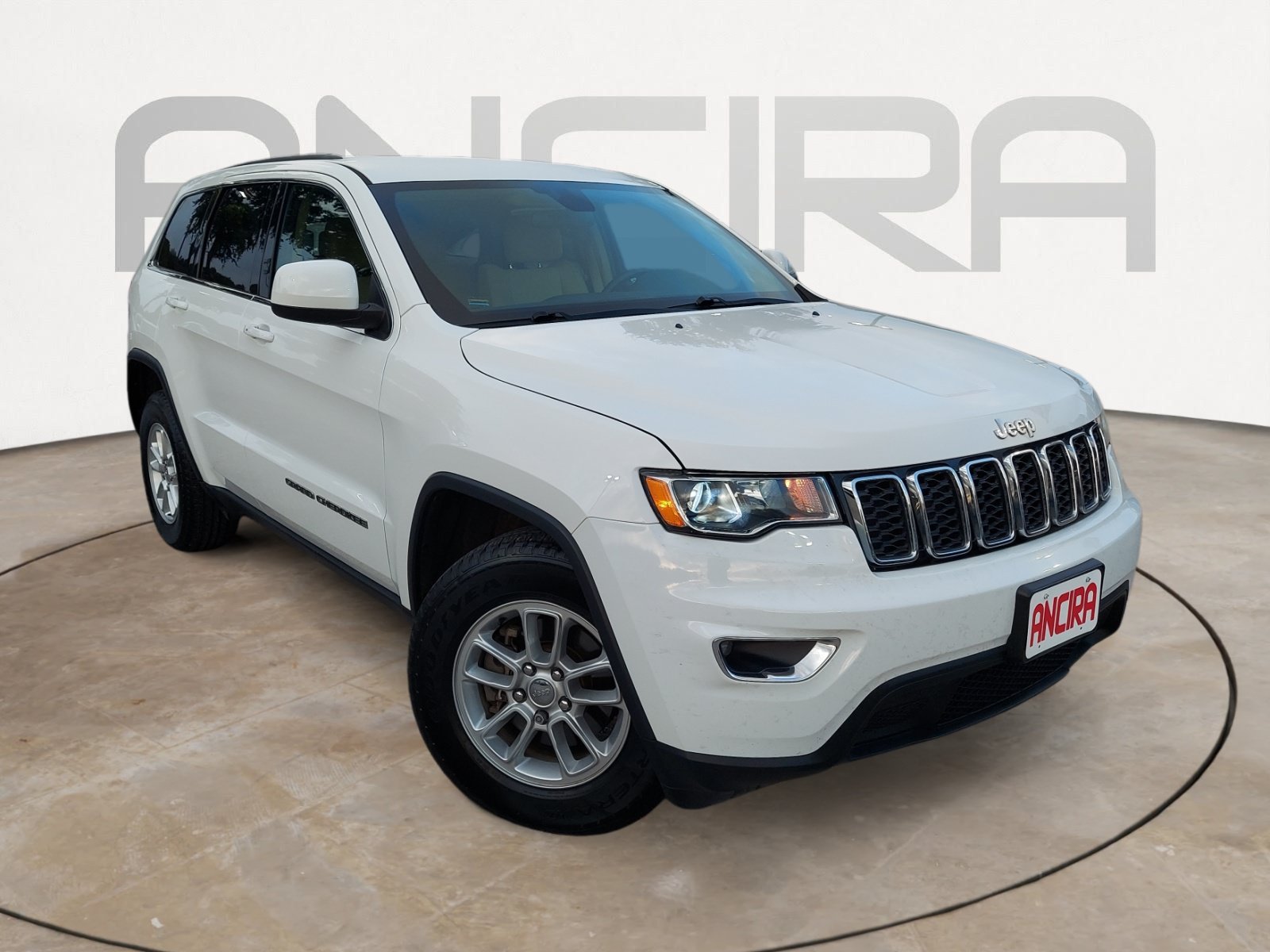 Used 2019 Bright White Clearcoat Jeep Laredo image 4
