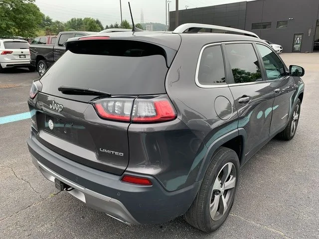 Used 2020 Gray Jeep Limited image 7
