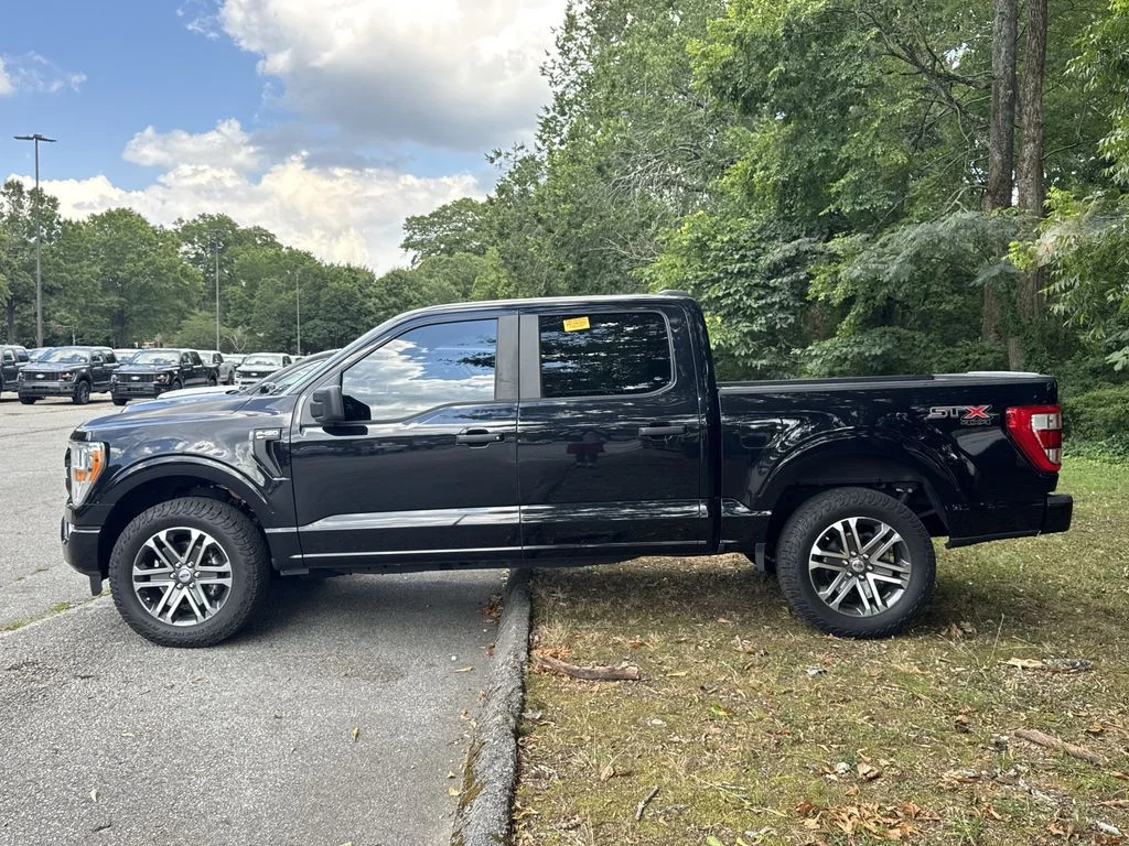 Used 2021 Black Ford XL image 4