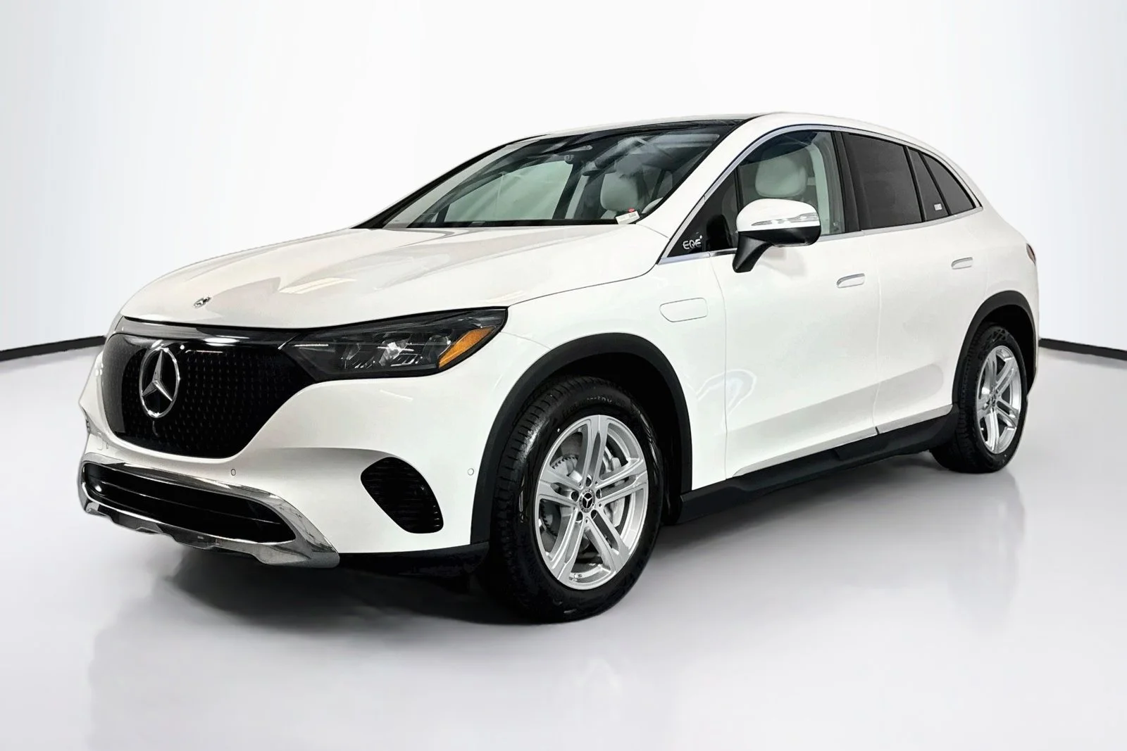Used 2023 Polar White Mercedes-Benz EQE 350 image 1