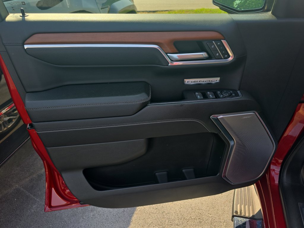 Used 2022 Red GMC Denali image 12