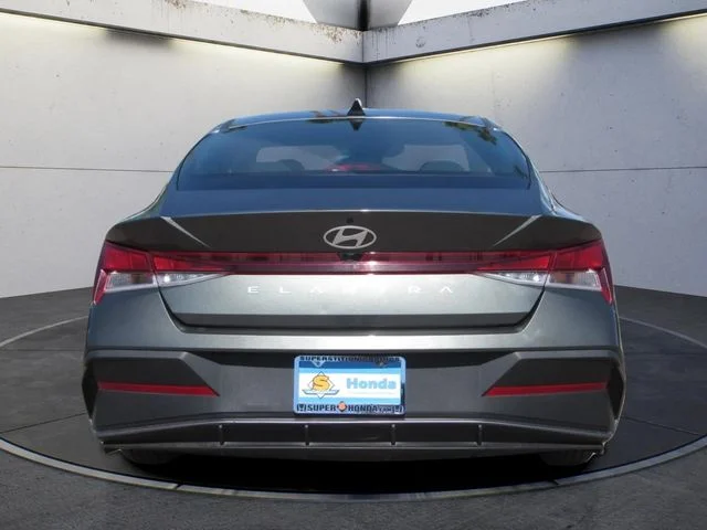 Used 2024 Gray Hyundai SEL image 7