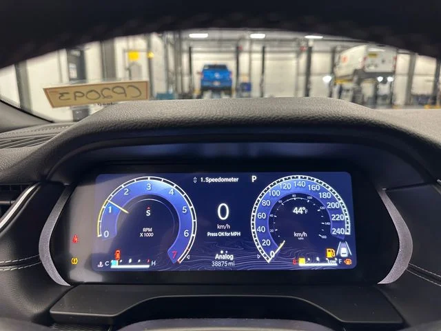 Used 2024 Silver Jeep Altitude image 27