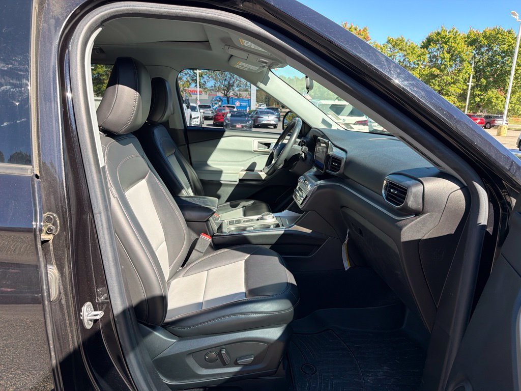 Used 2022 Black Ford XLT image 14